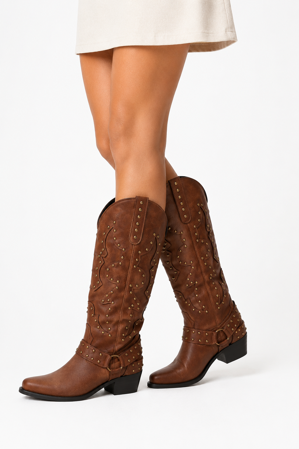 BOTA TEXANA CON TACHAS 26C0090