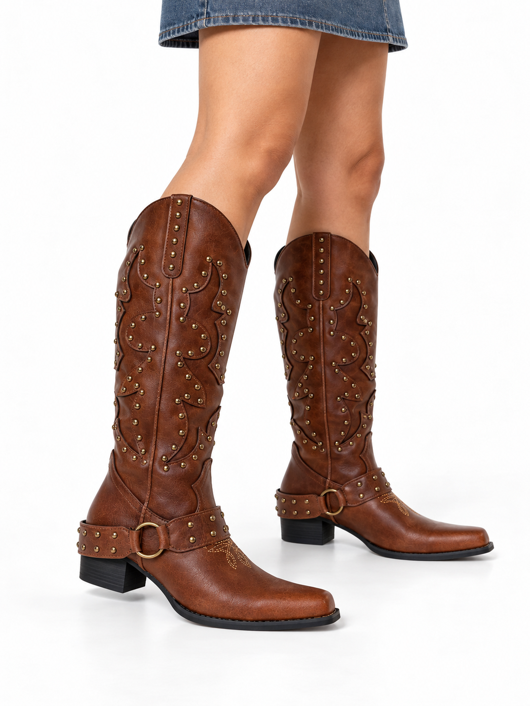 BOTA TEXANA CON TACHAS 26C0090
