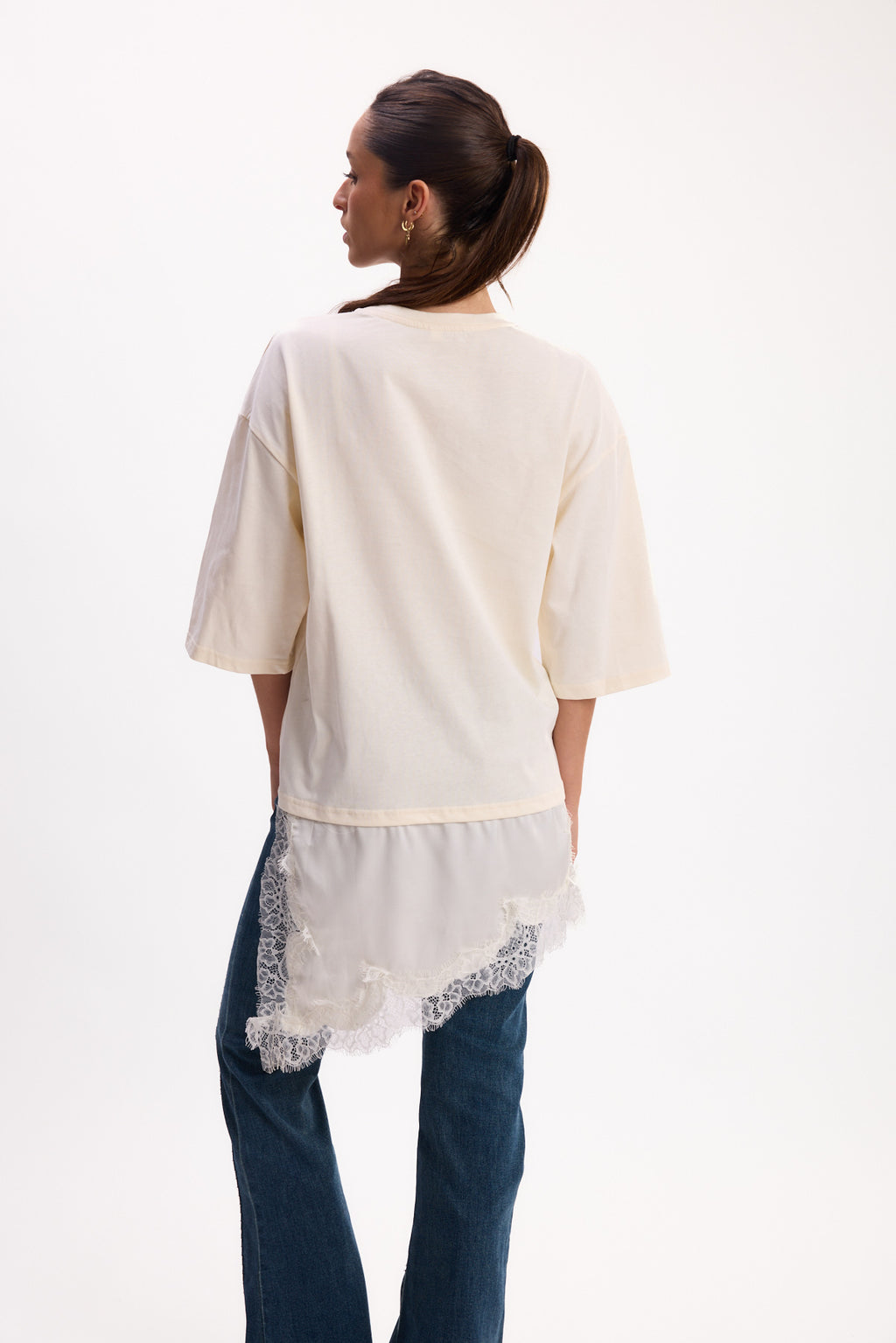 REMERA ENCAJE R0021